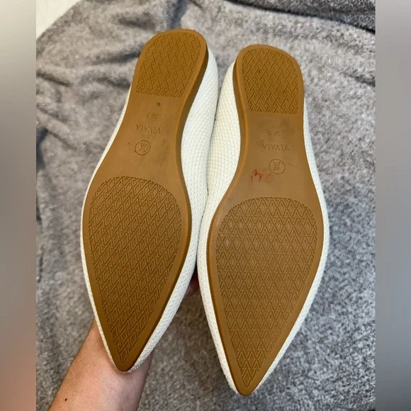 Vivaia Aria Pointed Toe Ballet Flats Cream Ivory Water Resistant Size 38.5/7.5 - Picture 3 of 7